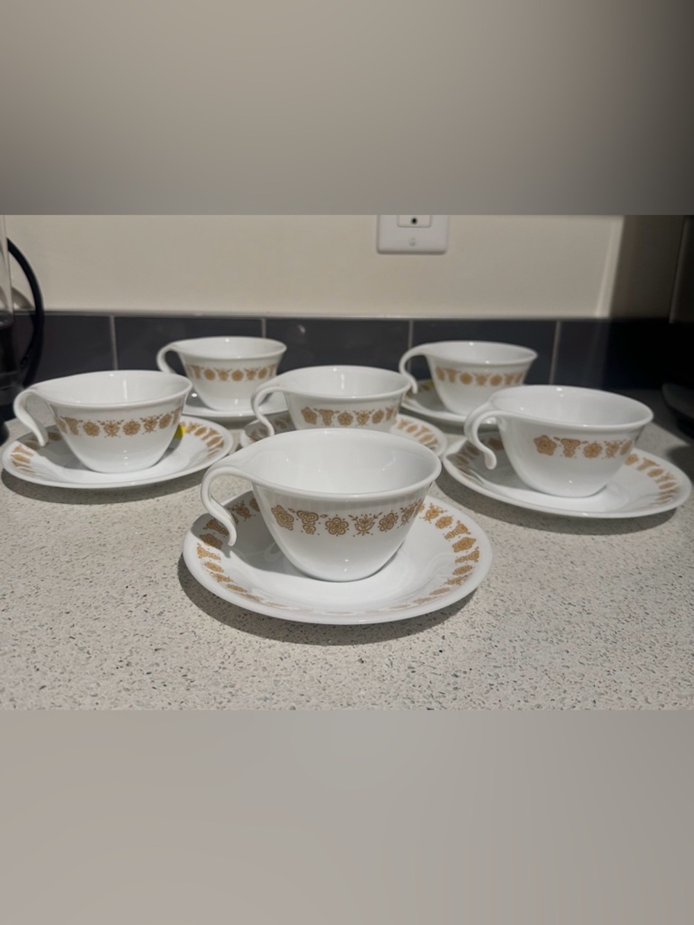 VTG 6 PAIRS CORELLE BY CORNING BUTTERFLY GOLD CUPS AND SAUCERS HOOK HANDLE 70'Ss
